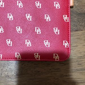 Dooney & Bourke Bags - Dooney & Bourke Wallet/Clutch Dooney & Bourke Bags - Dooney & Bourke Wallet/Clutch